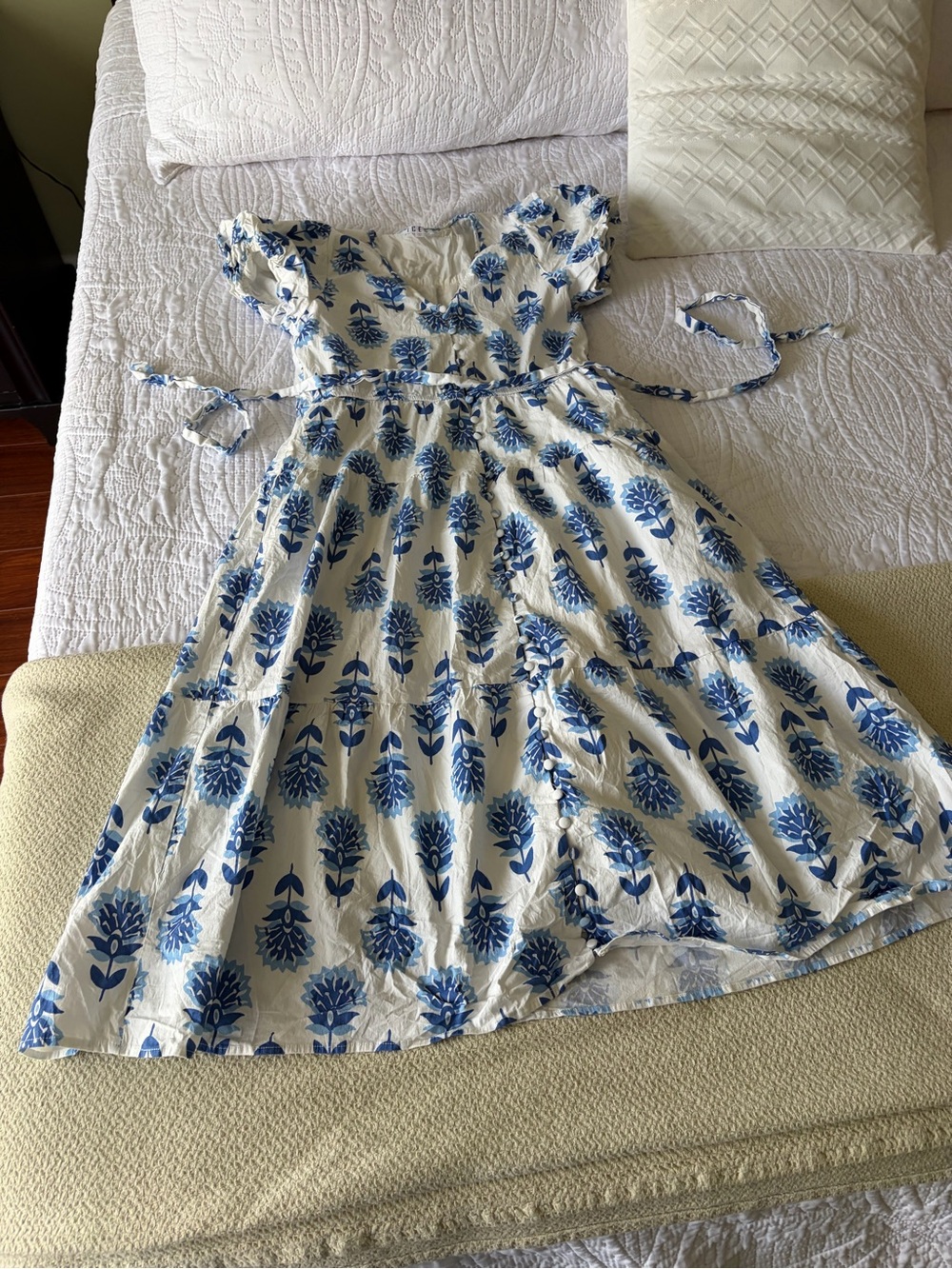 Boutique Blue and White Floral Tie-Waist Dres